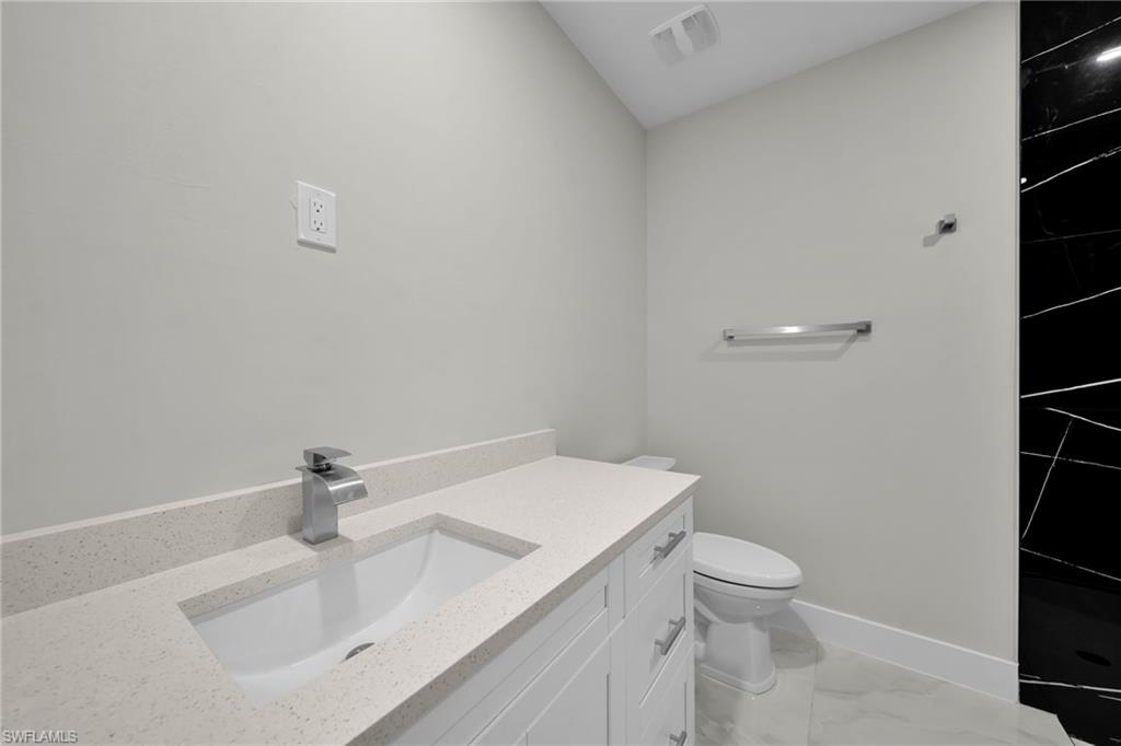 462 Lampion Ave S Property Photo 24