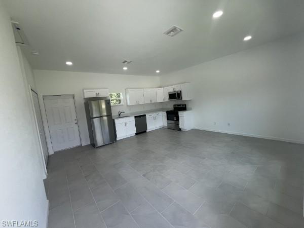 571 Genoa Ave S Property Photo 4