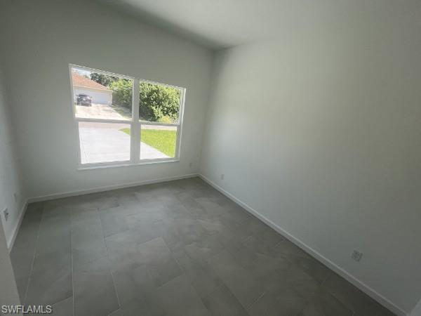 571 Genoa Ave S Property Photo 9