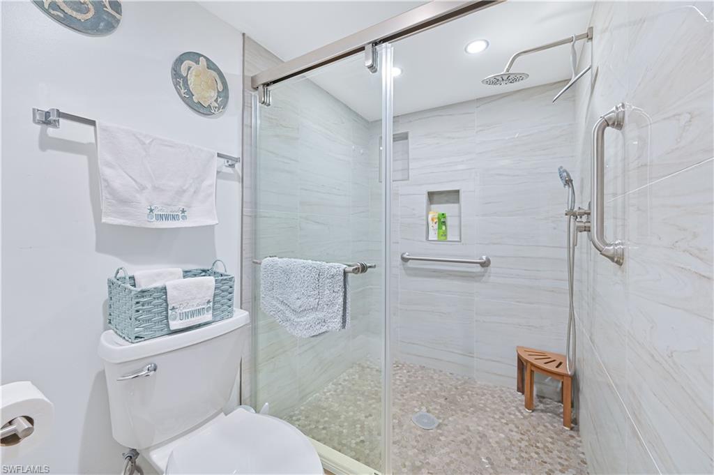 15488 Admiralty Cir 2 Property Photo 16