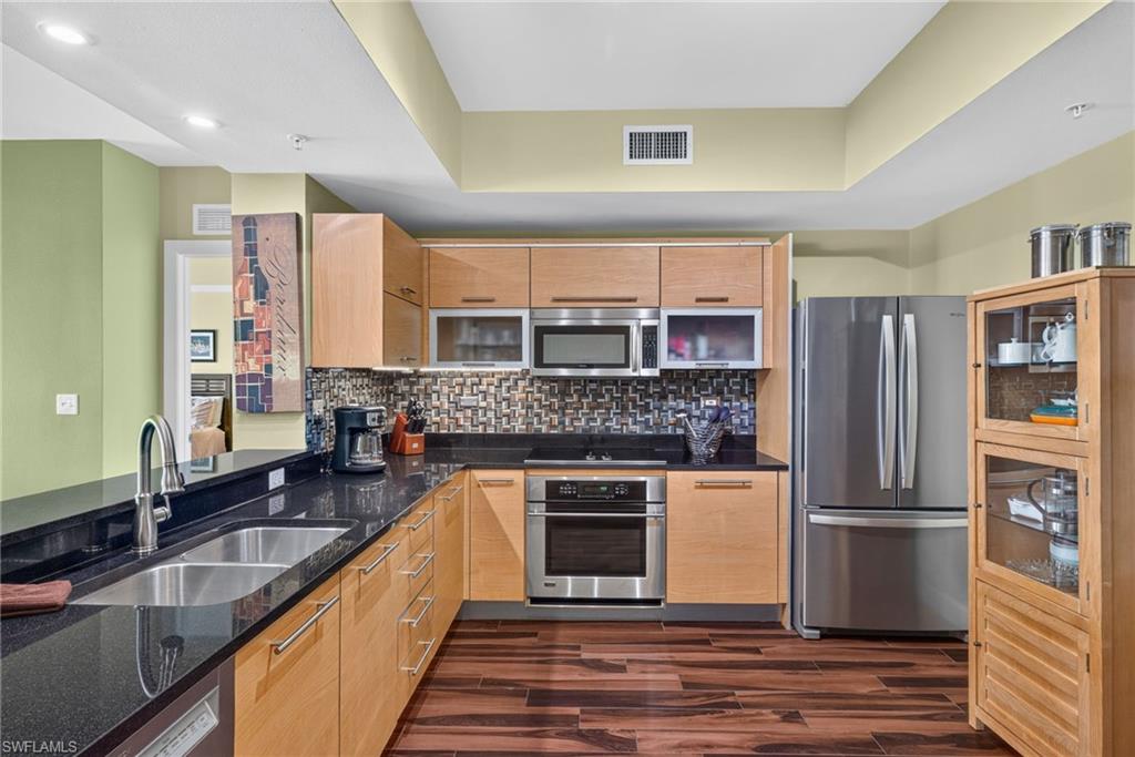 3000 Oasis Grand Blvd 505 Property Photo 9