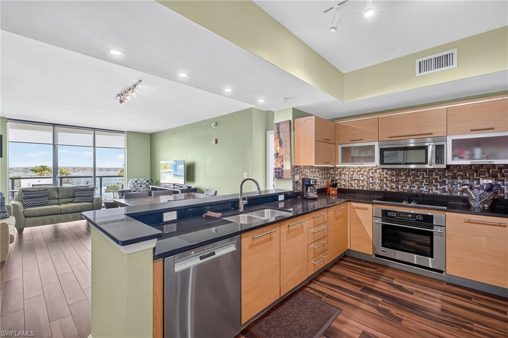 3000 Oasis Grand Blvd 505 Property Photo 10