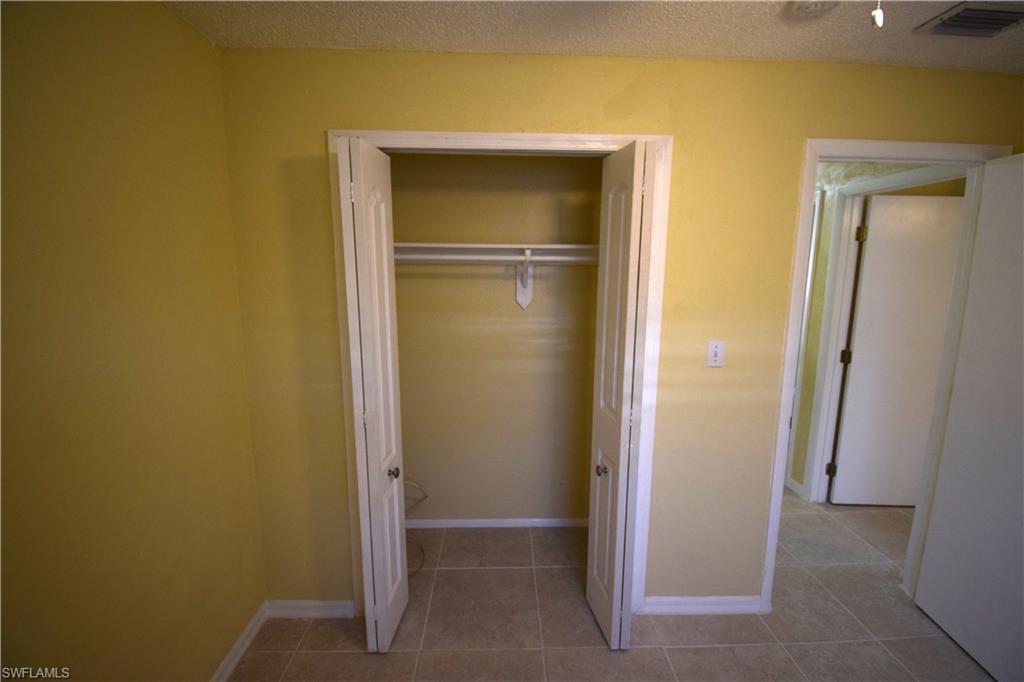 7 W Clermont Ct Property Photo 3