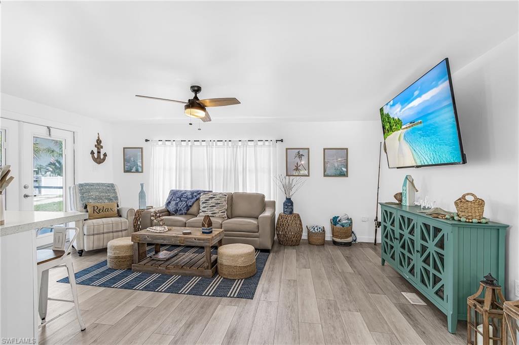 3653 Dewberry Ln Property Photo 11
