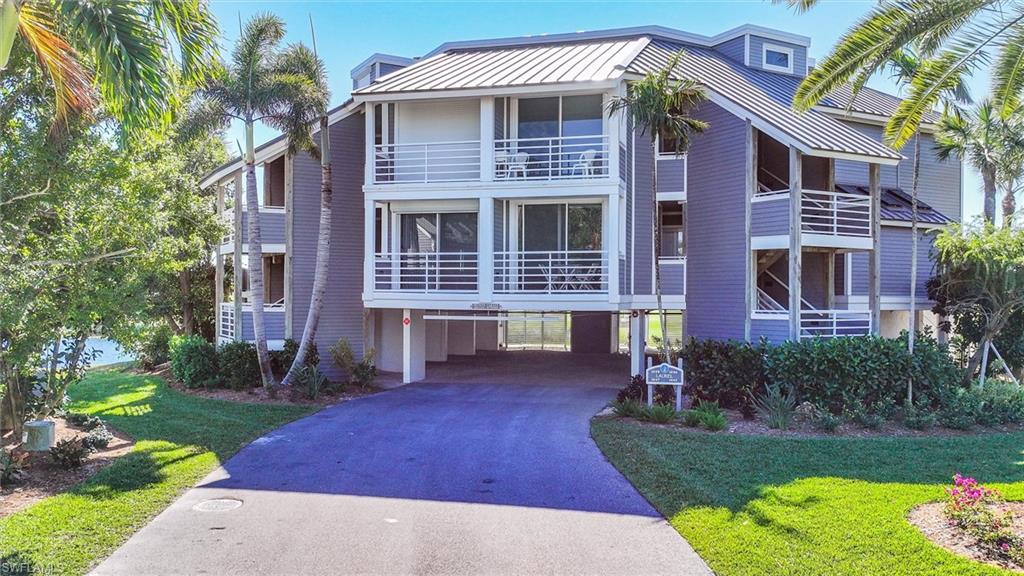 1647 Lands End Property Photo 2