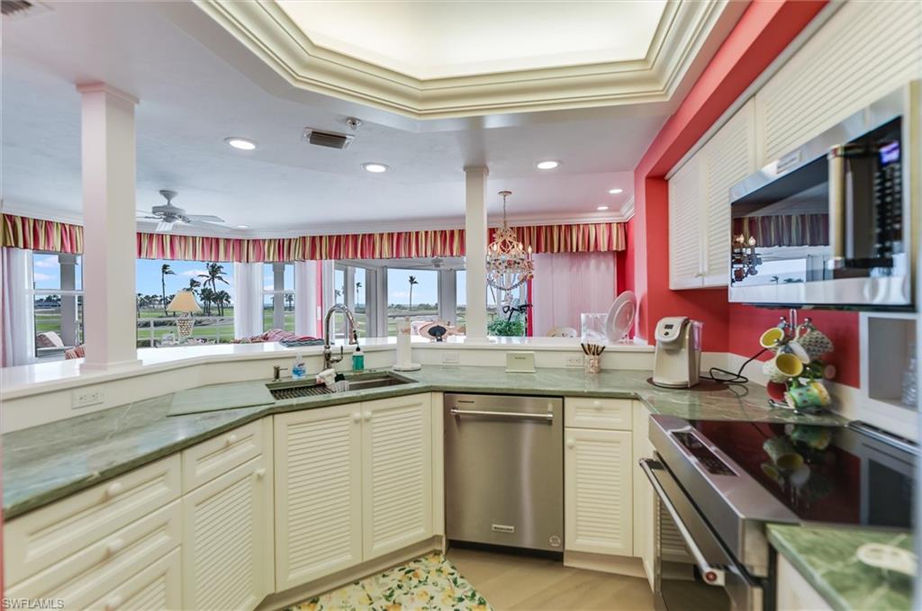1647 Lands End Property Photo 11