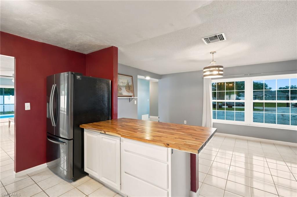 301 Hollywood St Property Photo 2