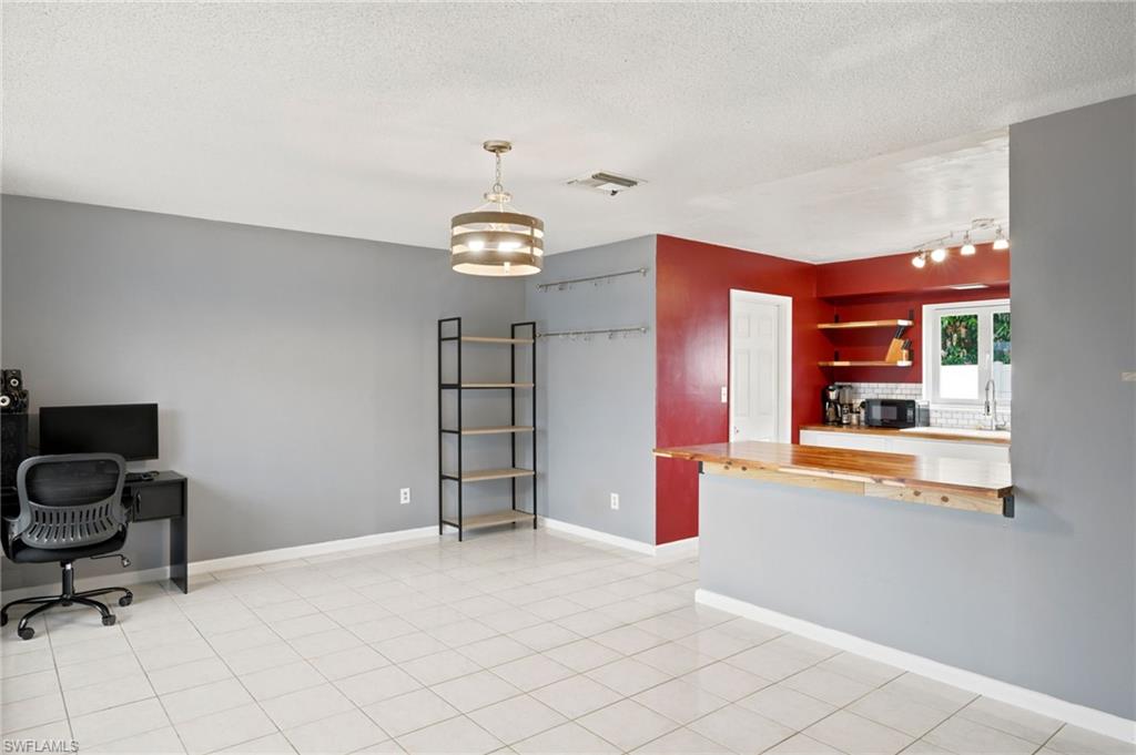 301 Hollywood St Property Photo 4