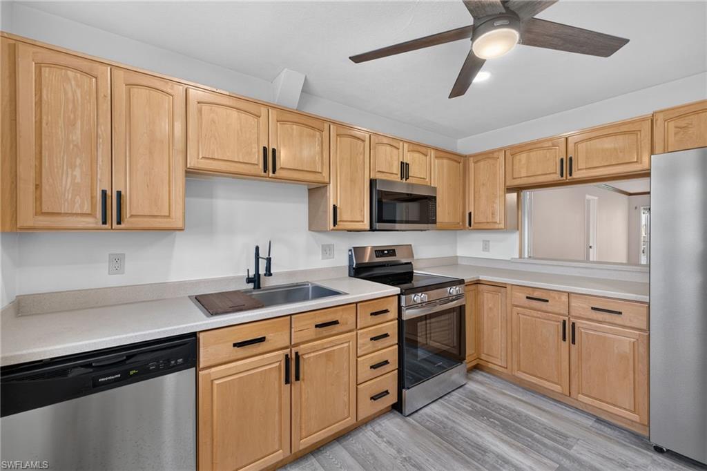 6913 Birdie Way Property Photo 11