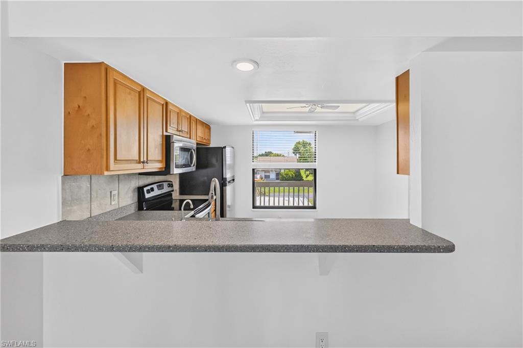 4708 Sw 8th Pl 201 Property Photo 10