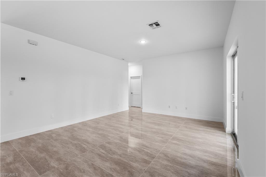 1142 Dutchess St E Property Photo 14