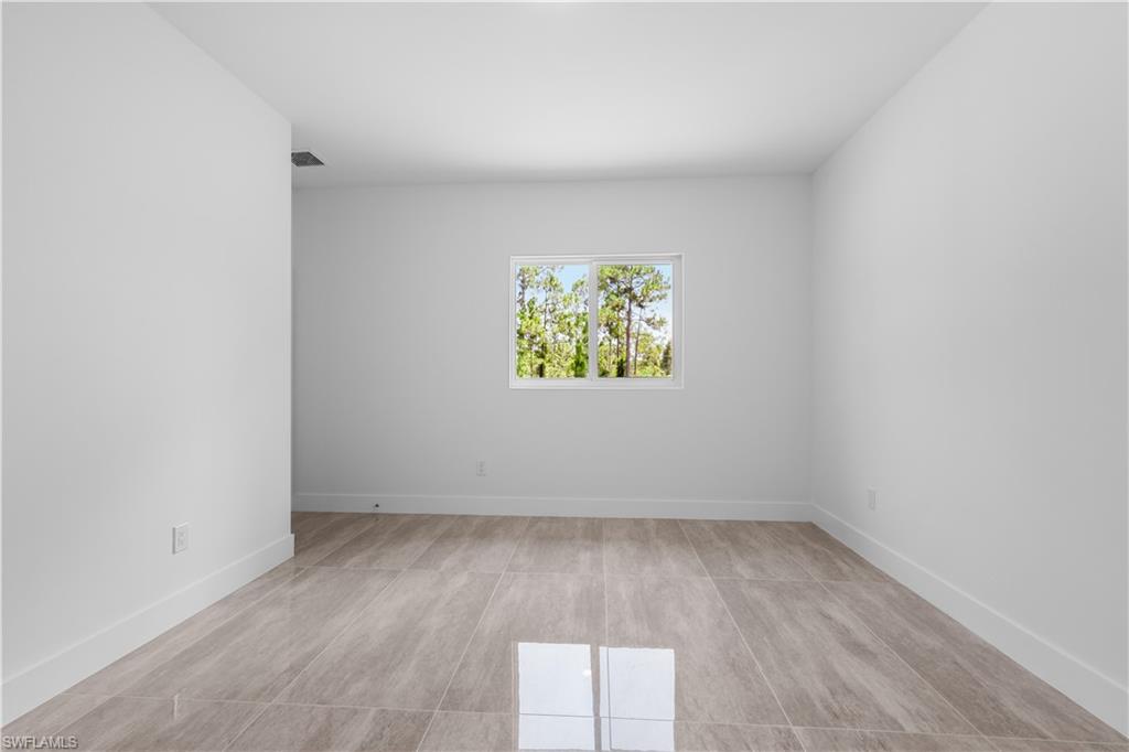 1142 Dutchess St E Property Photo 16