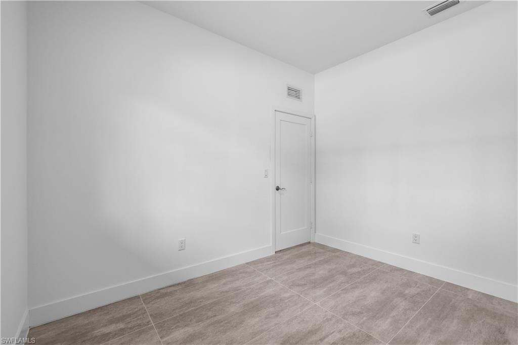 1142 Dutchess St E Property Photo 35