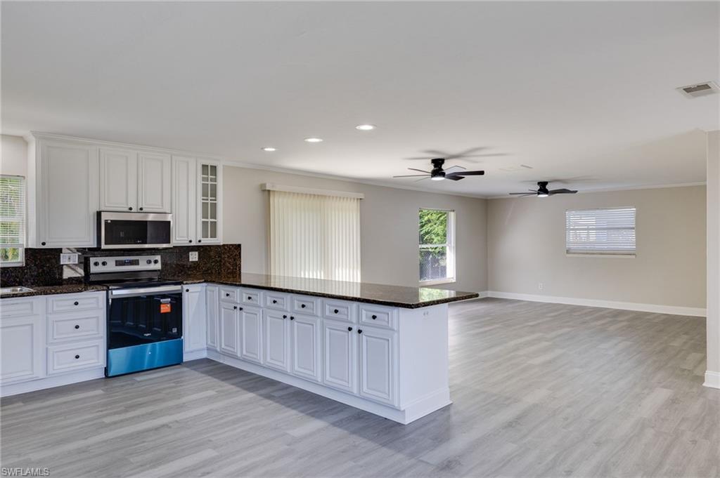 7370 Sea Island Rd Property Photo 2