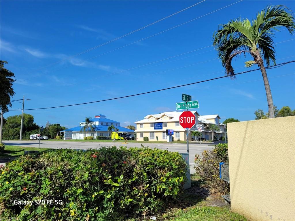 131 Del Prado Blvd S 1-2 Property Photo 2