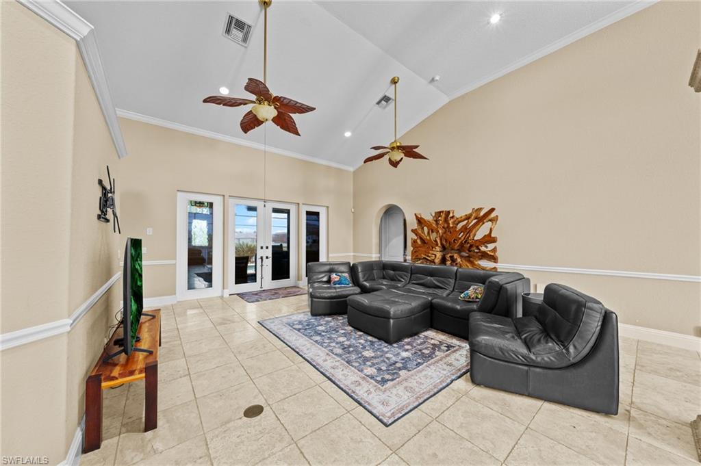 4007 Surfside Blvd Property Photo 10