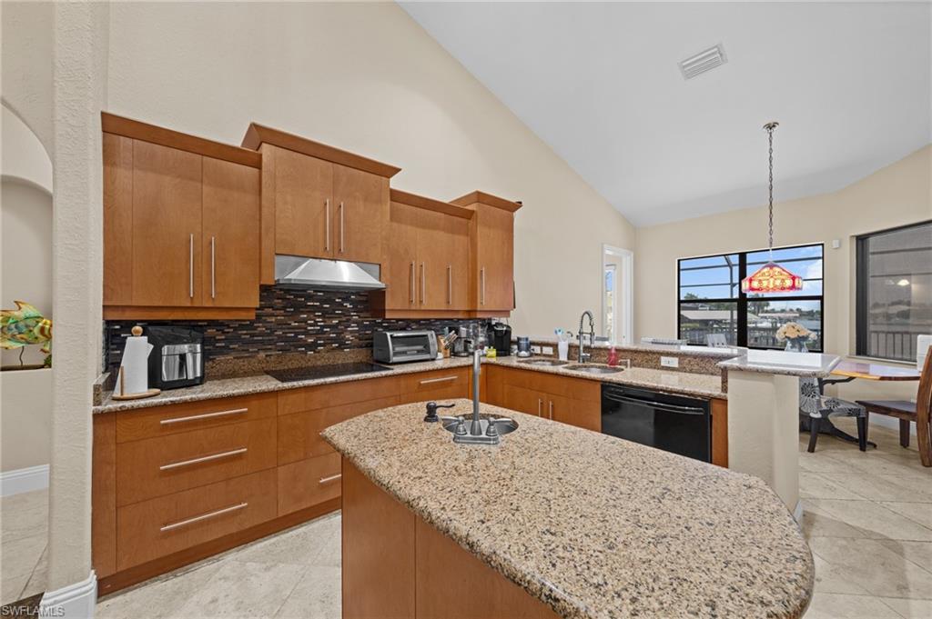 4007 Surfside Blvd Property Photo 13