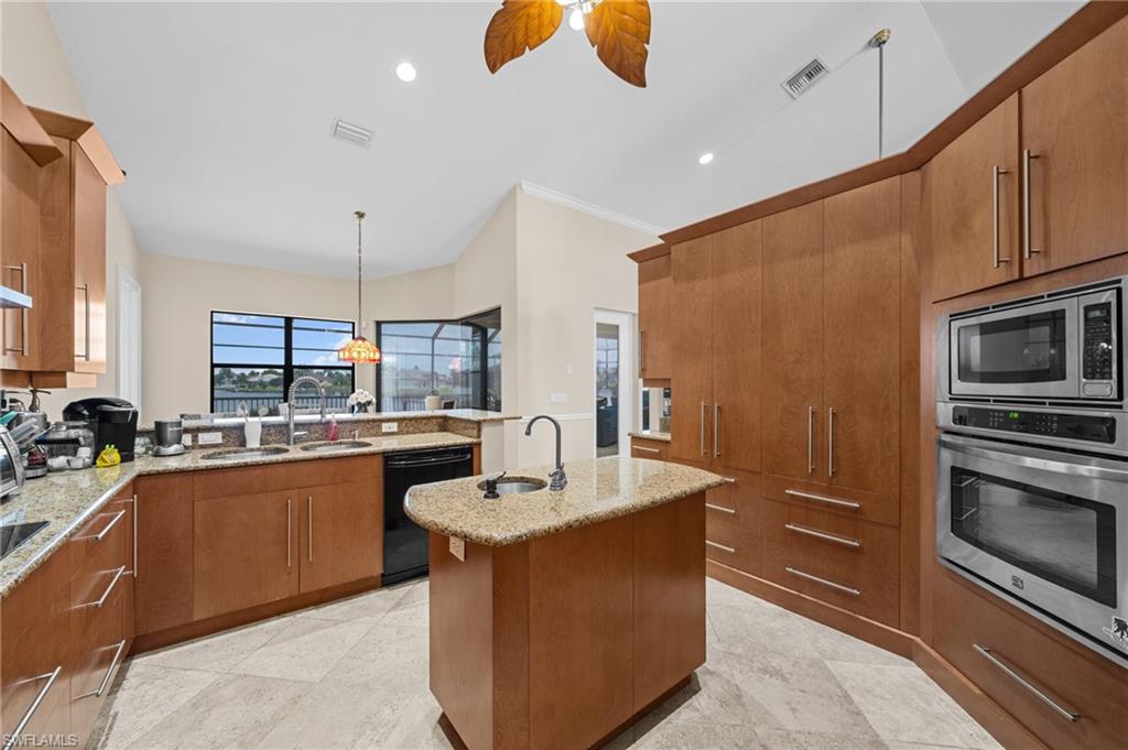 4007 Surfside Blvd Property Photo 16