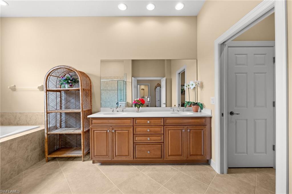 10391 Glastonbury Cir 202 Property Photo 21