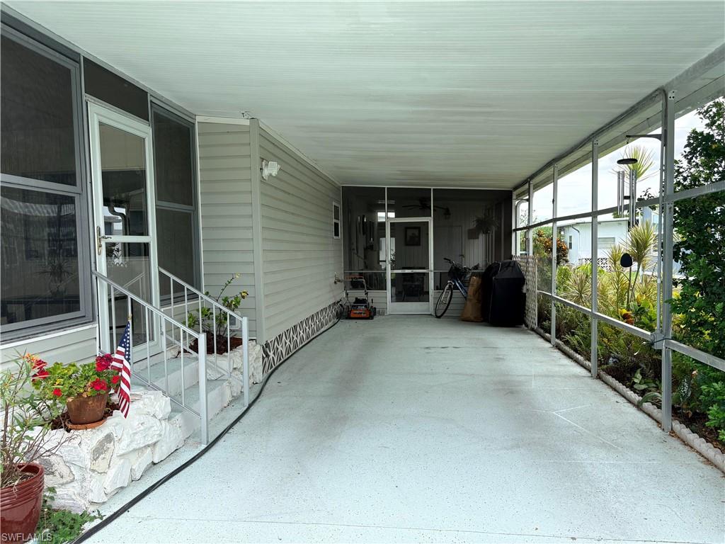 2777 Indianwood Dr Property Photo 3