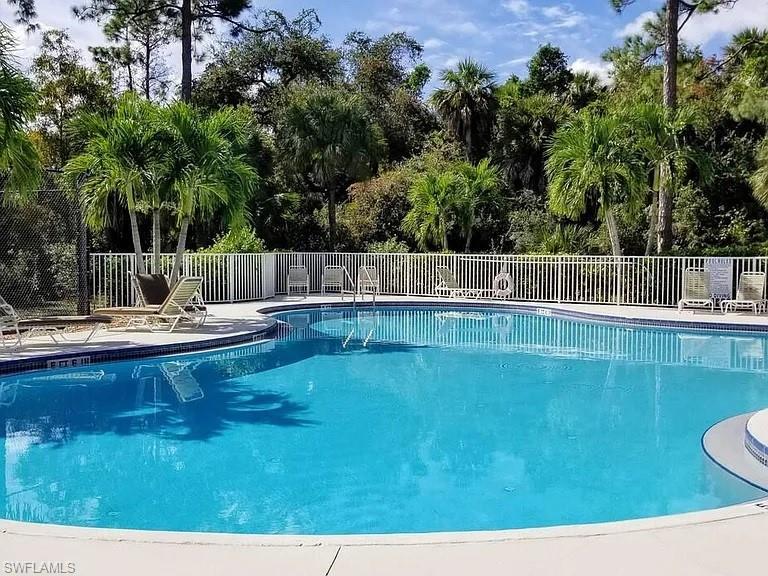 833 Mount Hood Ct Property Photo 14