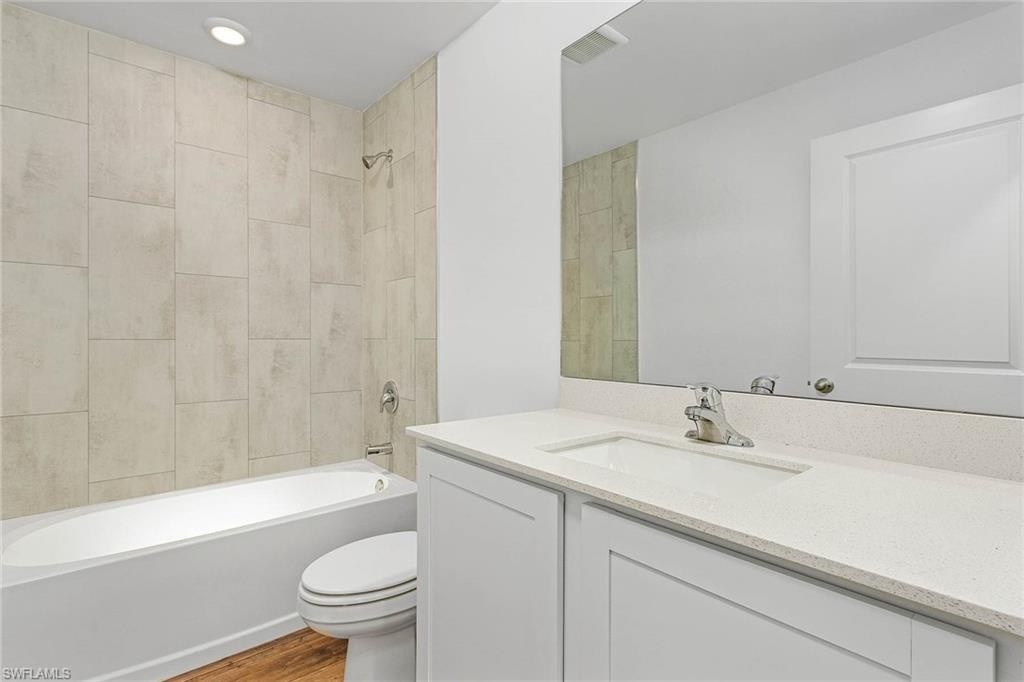 409 Broadmoor St E Property Photo 6