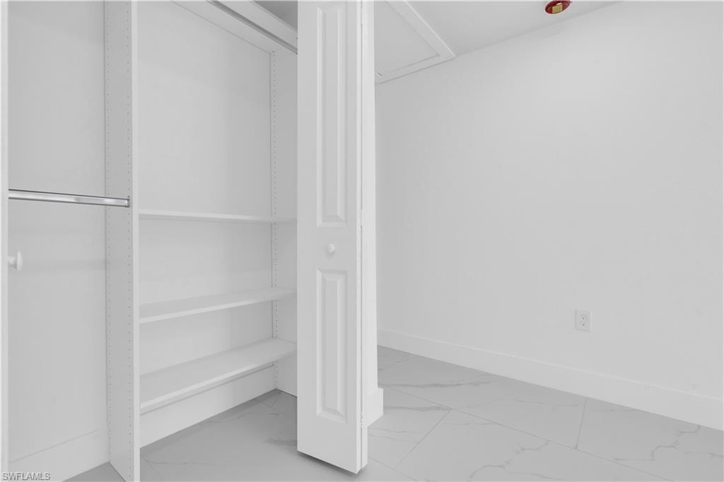 356 New York Dr Property Photo 11