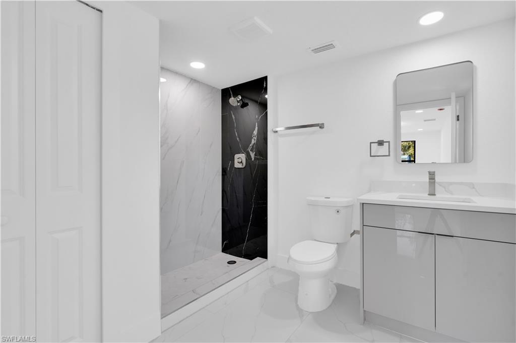 356 New York Dr Property Photo 12
