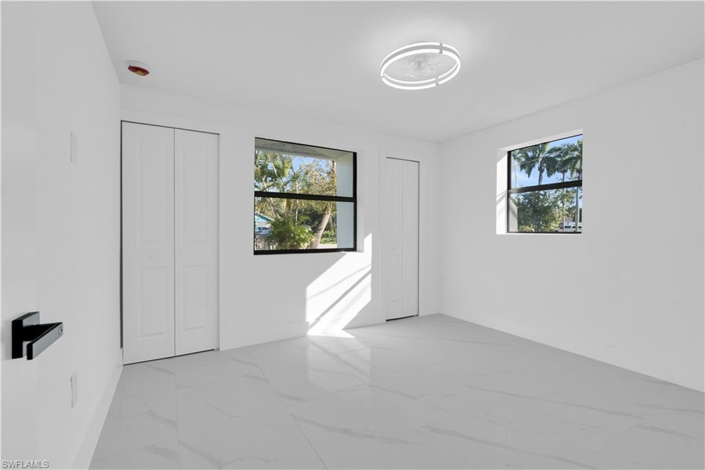 356 New York Dr Property Photo 15