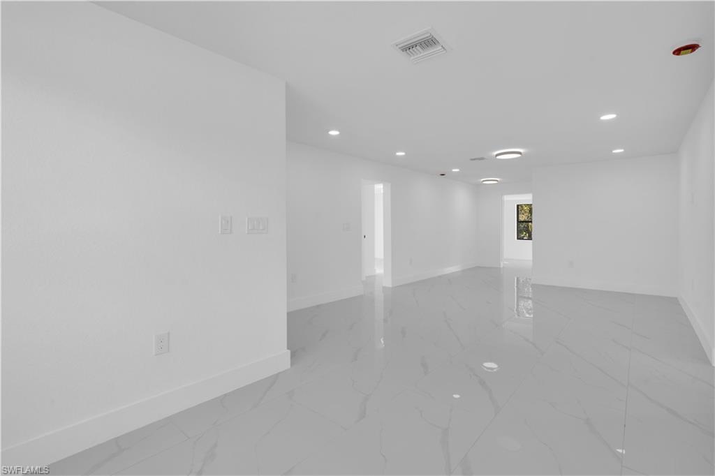 356 New York Dr Property Photo 20