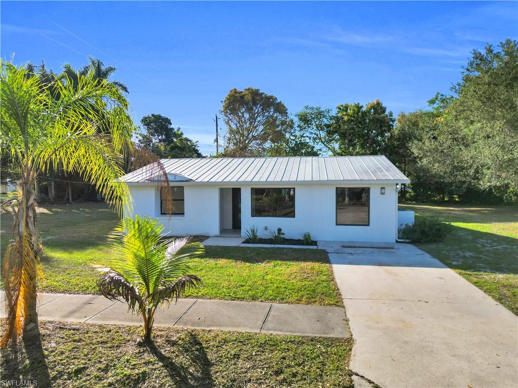 356 New York Dr Property Photo 26