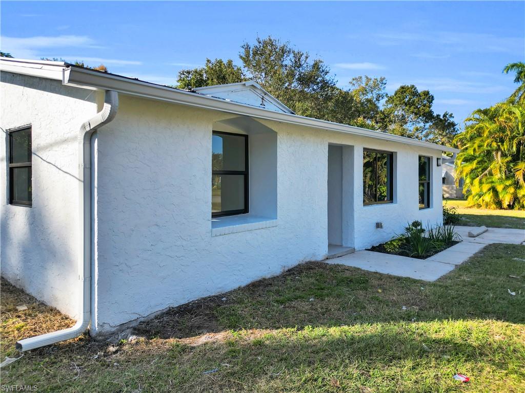 356 New York Dr Property Photo 27