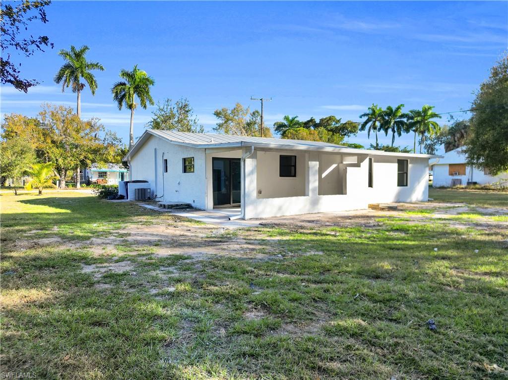 356 New York Dr Property Photo 29