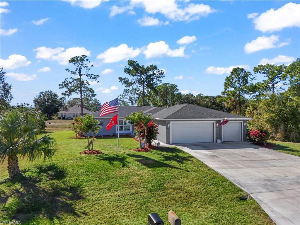3008 Redwood LN