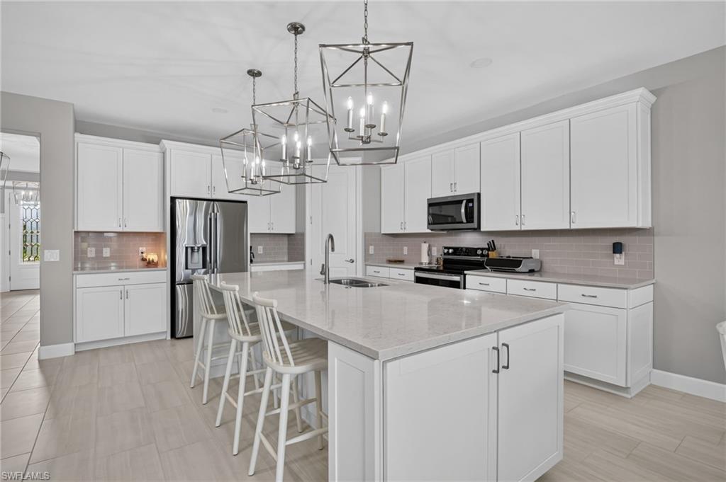 17624 Kinzie Ln Property Photo 4