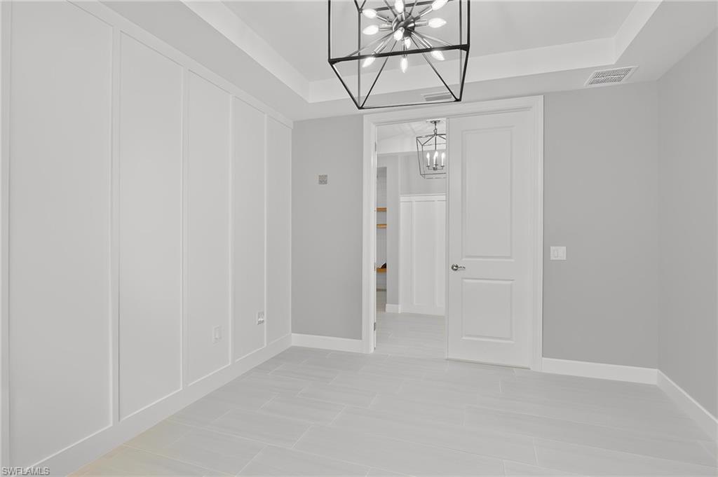 17624 Kinzie Ln Property Photo 13