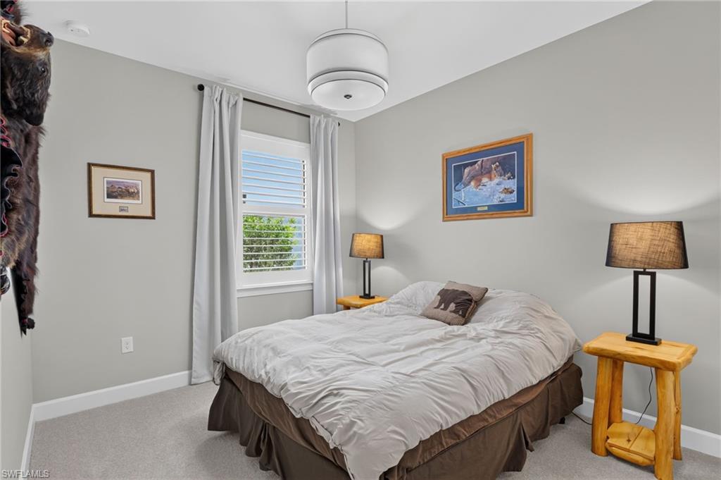 17624 Kinzie Ln Property Photo 16