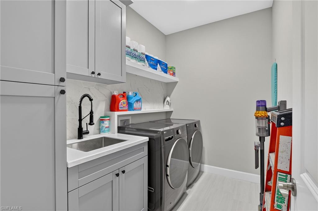 17624 Kinzie Ln Property Photo 27