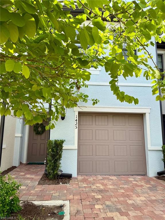 1425 Weeping Willow Ct Property Photo 3