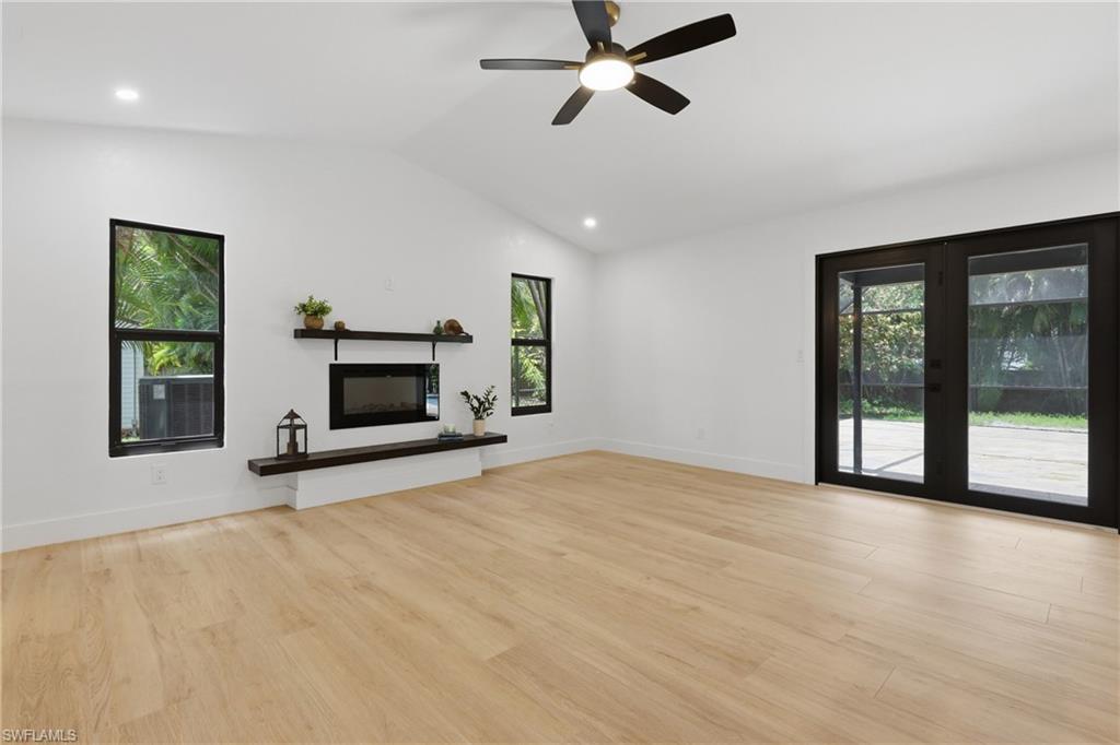 3691 Hyde Park Ct Property Photo 25