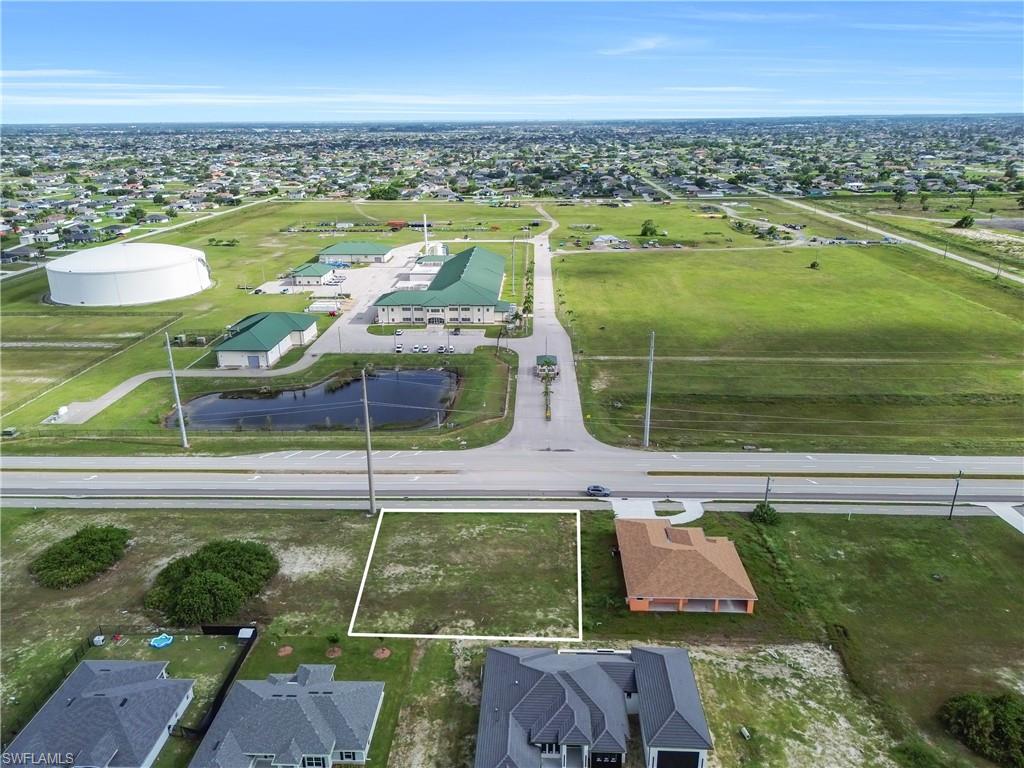 1229 Kismet Pkwy W Property Photo 3