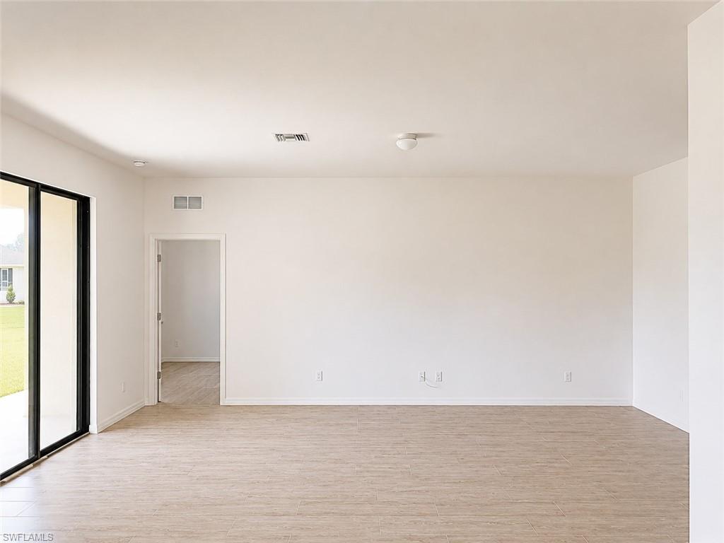 705 Sw 23rd Ter Property Photo 5