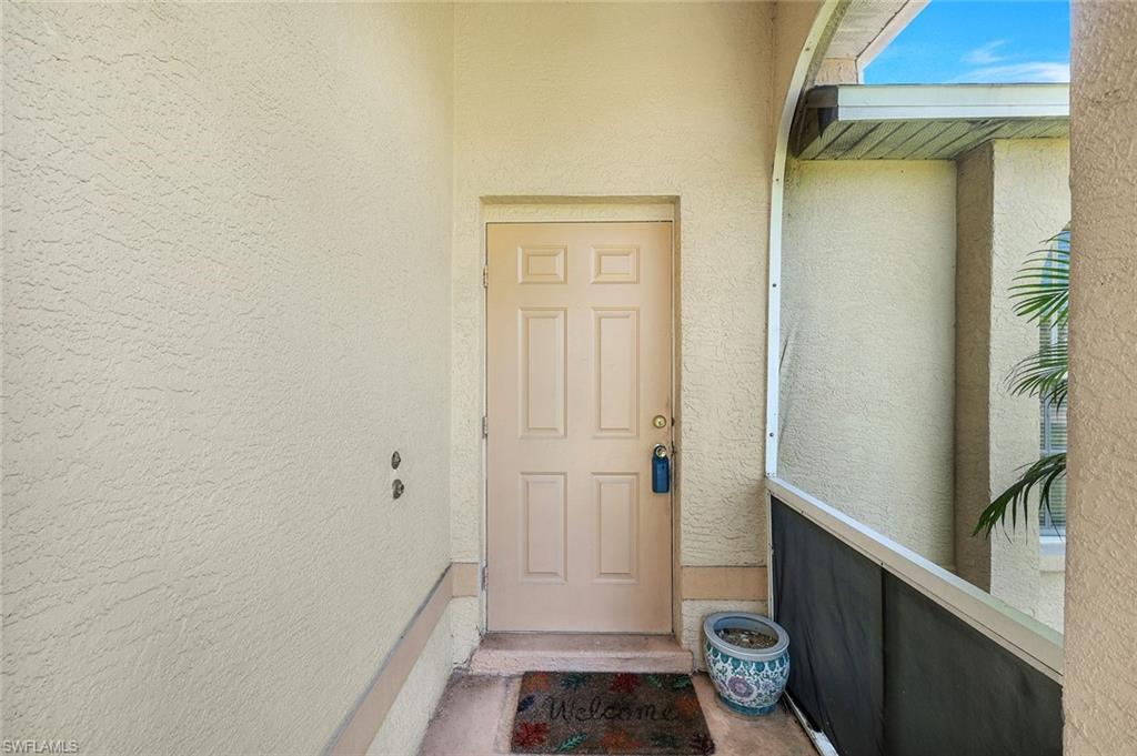 1015 Se 4th Pl Property Photo 3
