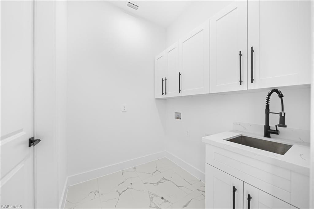 2604 27th St W Property Photo 10