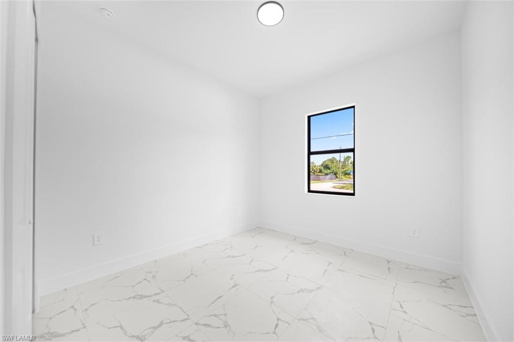 2604 27th St W Property Photo 17