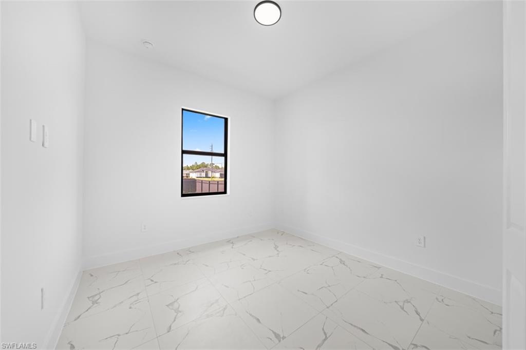 2604 27th St W Property Photo 19