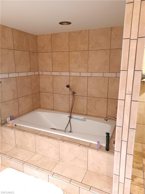5260 S Landings Dr 405 Property Photo 14