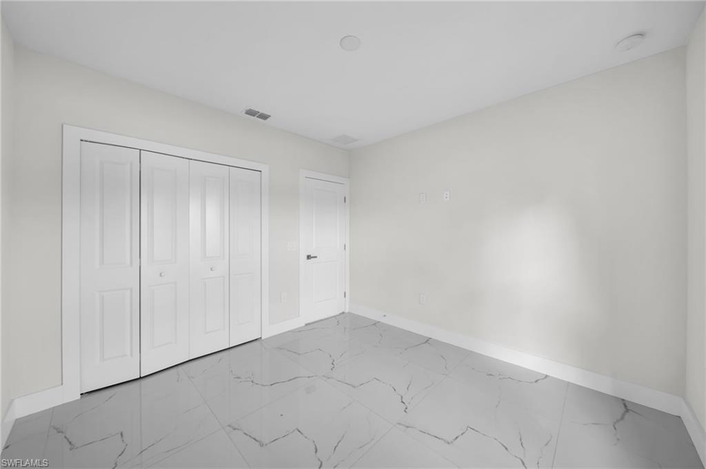 636 Ladd St Property Photo 24
