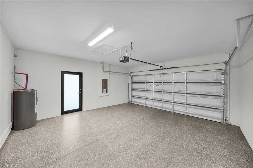 636 Ladd St Property Photo 25