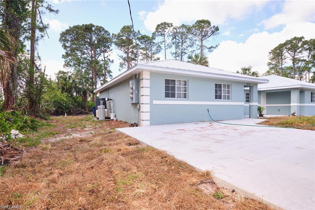 3825/3827 Hollycrest St Property Photo 7